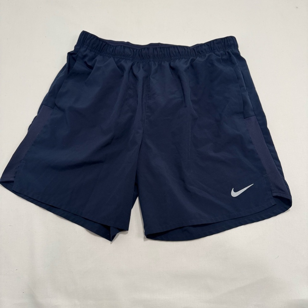 Nike Men's Navy Blue Sports Shorts 7 inch inseam with liner